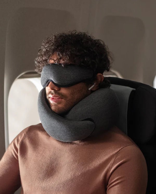 ostrichpillow-first-class-bundle-dark-night.jpg